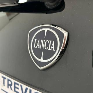 LANCIA Ypsilon usata, con Hill holder