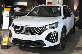 PEUGEOT 2008 motore elettrico 156 CV Allure