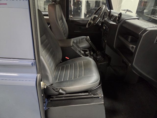 LAND ROVER Defender usata 22