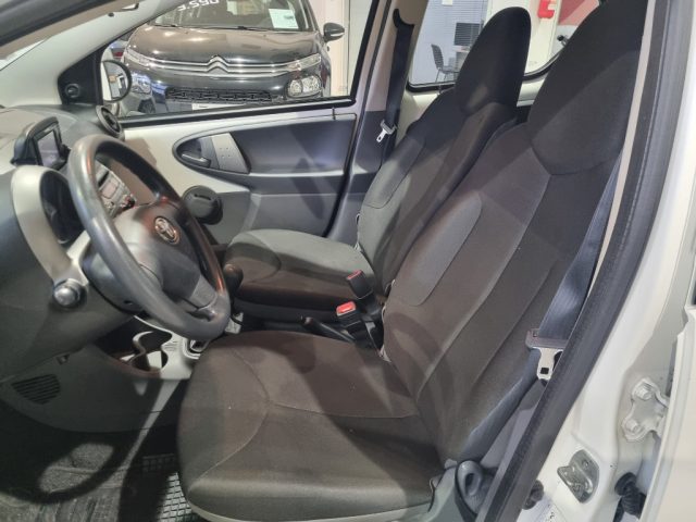 TOYOTA Aygo usata, con Controllo automatico clima
