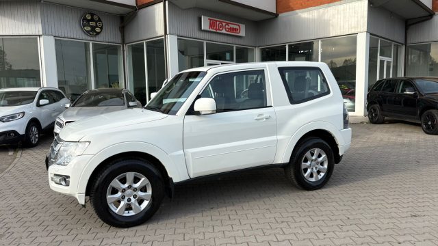 MITSUBISHI Pajero usata, con Specchietti laterali elettrici