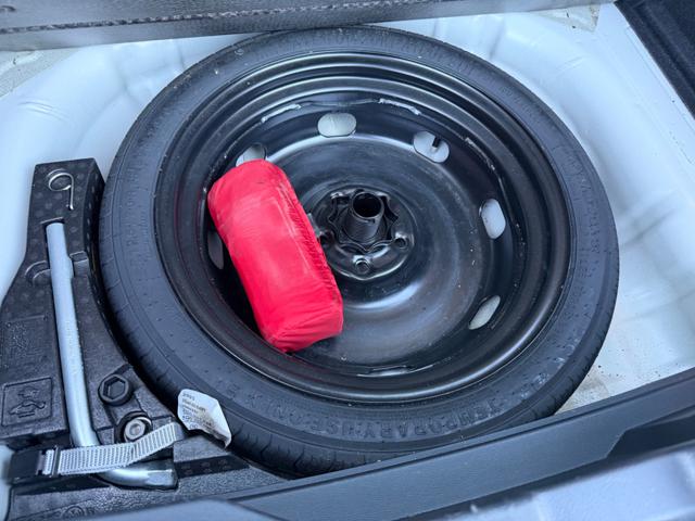 VOLKSWAGEN T-Roc usata, con MP3