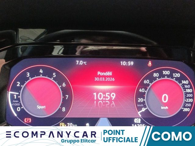 VOLKSWAGEN Golf usata, con USB