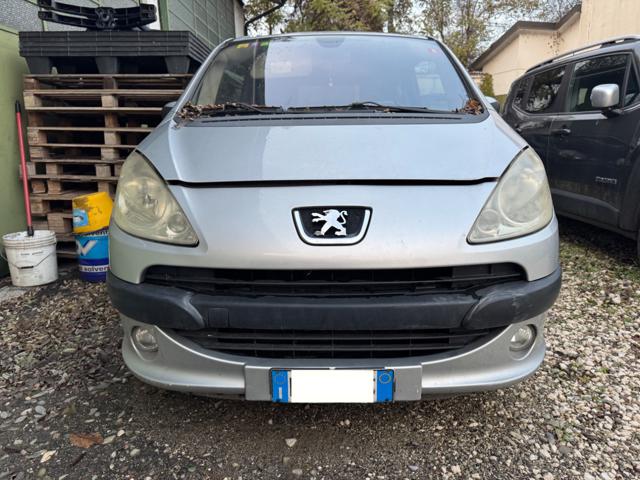 PEUGEOT 1007 usata, con Airbag