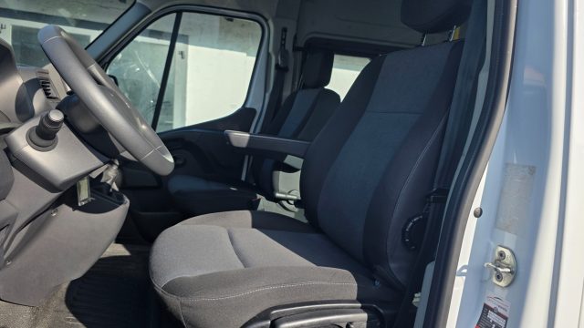 RENAULT Master usata, con Autoradio digitale