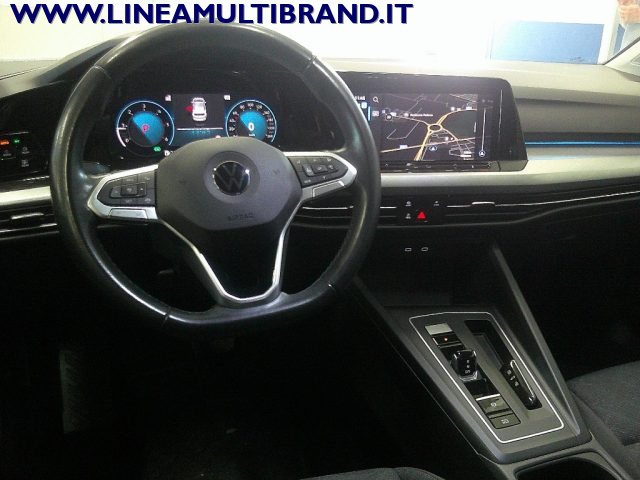 VOLKSWAGEN Golf usata, con USB