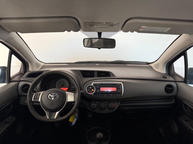 TOYOTA Yaris usata 8