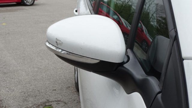 PEUGEOT 208 usata, con Volante multifunzione