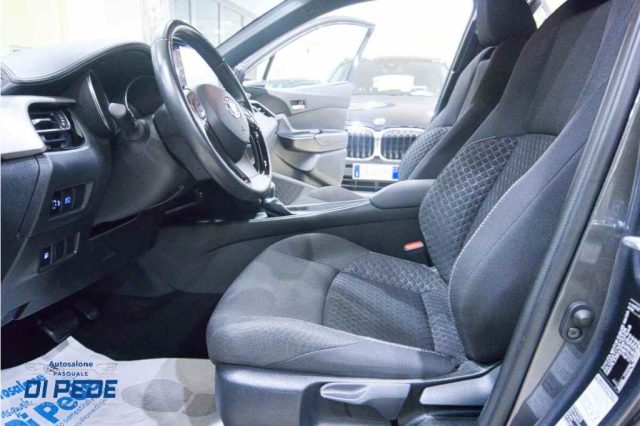 TOYOTA C-HR usata, con Sedile posteriore sdoppiato