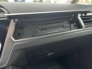 VOLKSWAGEN Touran usata, con Sedile posteriore sdoppiato