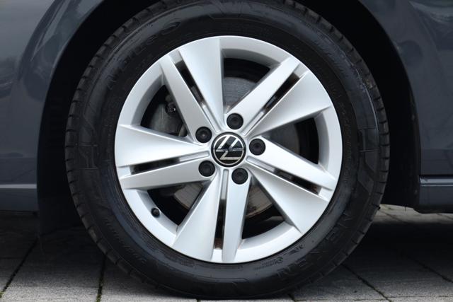 VOLKSWAGEN Golf usata, con Freno di stazionamento elettrico