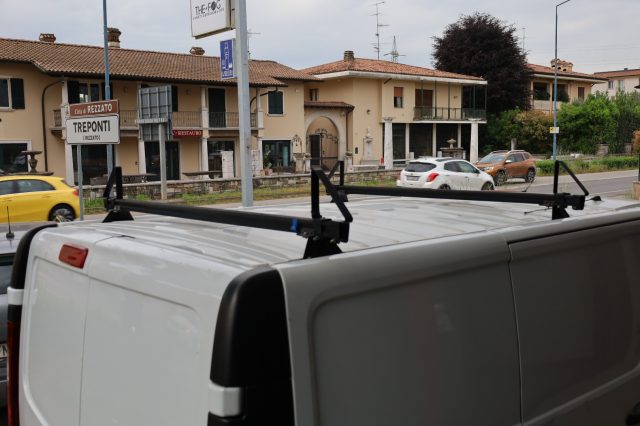 RENAULT Trafic usata 63