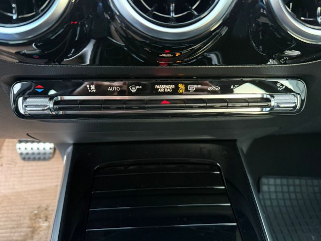 MERCEDES-BENZ GLA 180 usata, con Sensore di pioggia