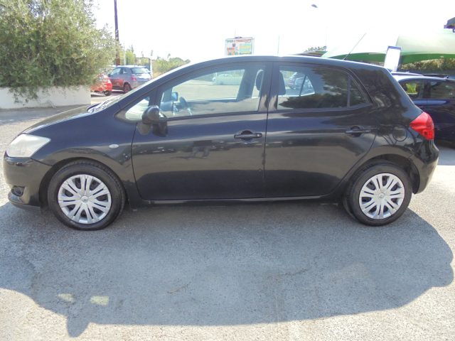 TOYOTA Auris usata, con Autoradio