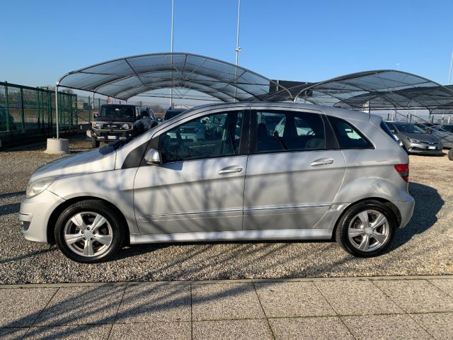 MERCEDES-BENZ B 180 usata, con Cerchi in lega