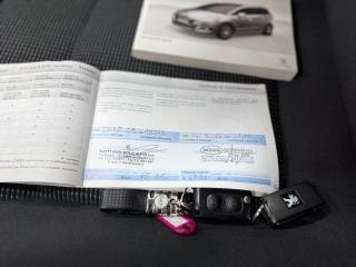 PEUGEOT 5008 usata, con Isofix