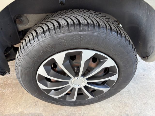 RENAULT Kangoo usata 28