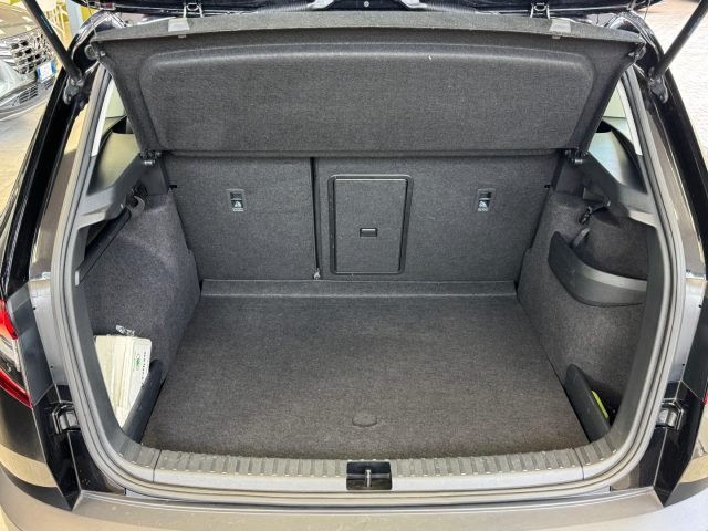SKODA Karoq usata, con Boardcomputer
