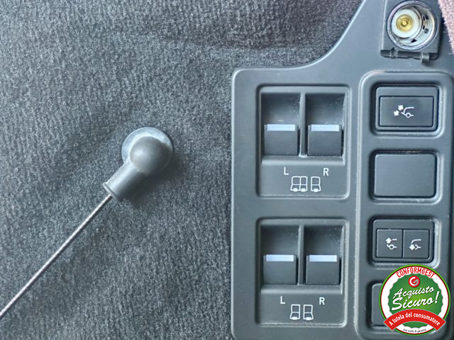 LAND ROVER Discovery usata, con Controllo elettronico della corsia