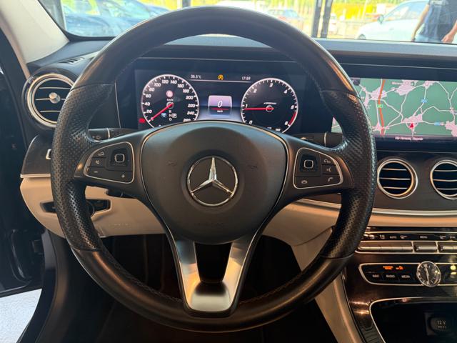 MERCEDES-BENZ E 220 usata, con Boardcomputer