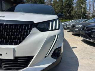 PEUGEOT 2008 usata, con Airbag