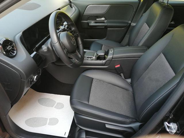 MERCEDES-BENZ GLA 180 usata, con Cerchi in lega