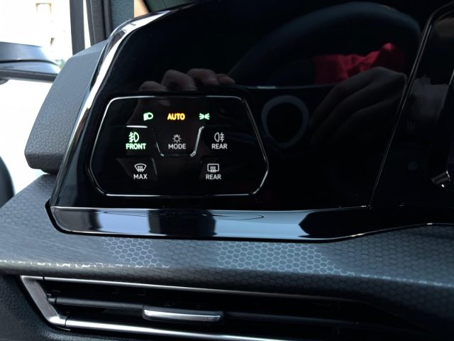 VOLKSWAGEN Golf usata, con Fari LED