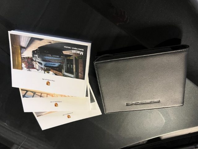 PORSCHE Macan usata, con USB