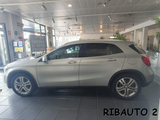 MERCEDES-BENZ GLA 220 usata, con Sedili riscaldati