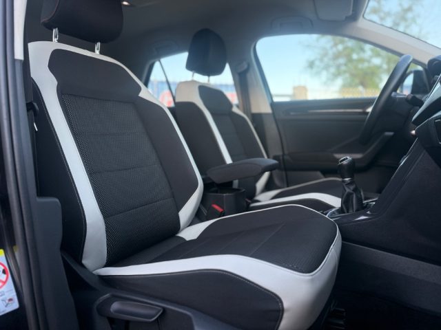 VOLKSWAGEN T-Roc usata 28