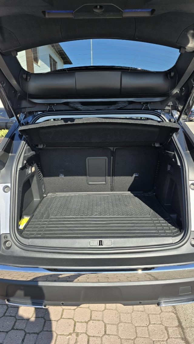 PEUGEOT 3008 usata, con Sensori di parcheggio posteriori