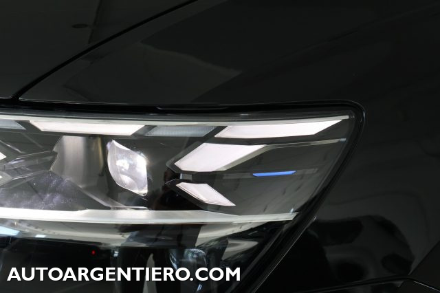 AUDI Q8 usata, con Sistema di parcheggio automatico
