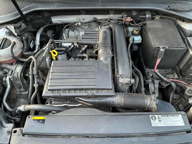 VOLKSWAGEN Golf usata, con Sedile posteriore sdoppiato