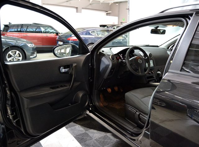 NISSAN Qashqai+2 usata, con Airbag