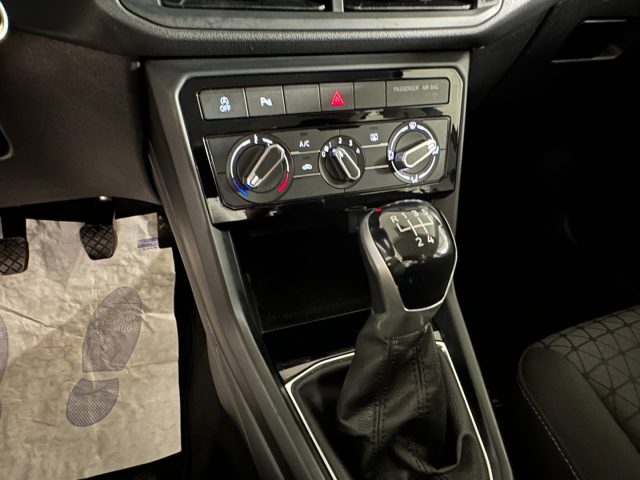 VOLKSWAGEN T-Cross usata, con USB