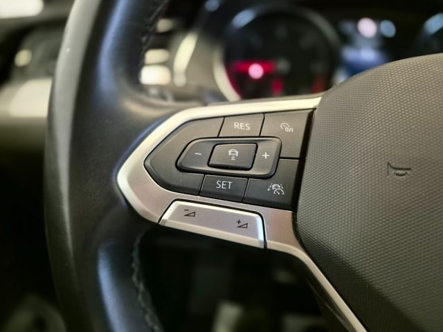 VOLKSWAGEN Passat Variant usata, con Park Distance Control