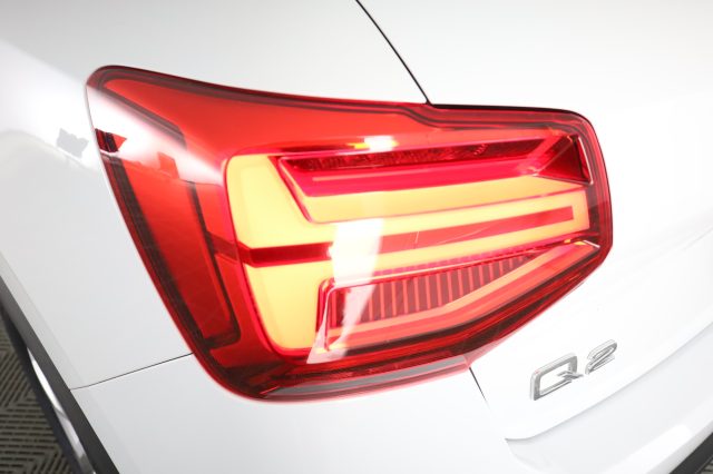 AUDI Q2 usata 9