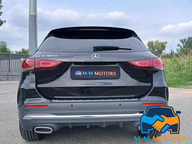 MERCEDES-BENZ GLA 180 usata, con Alzacristalli elettrici
