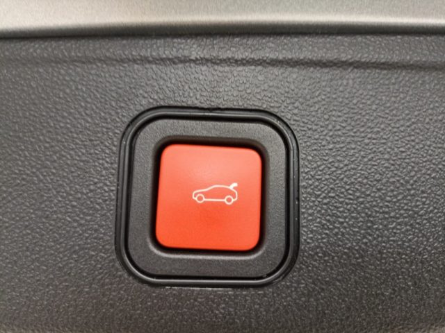 JEEP Avenger usata, con Autoradio