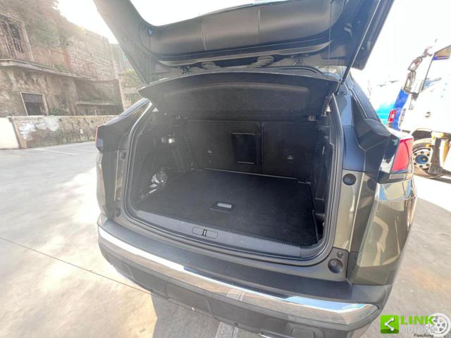 PEUGEOT 3008 usata, con Volante in pelle