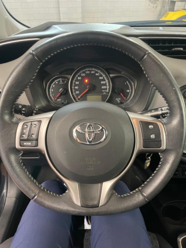 TOYOTA Yaris usata, con Touch screen