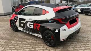 TOYOTA Yaris usata, con Autoradio