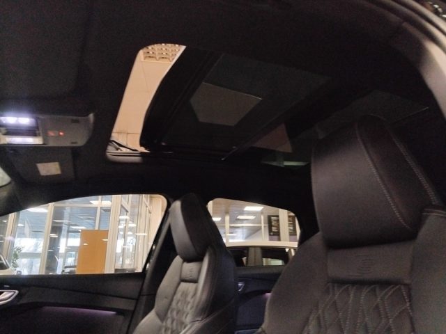 AUDI Q4 e-tron usata, con Sensore di luce