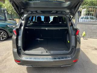 PEUGEOT 5008 usata, con Volante in pelle