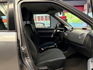 SUZUKI Swift usata, con Sedile posteriore sdoppiato