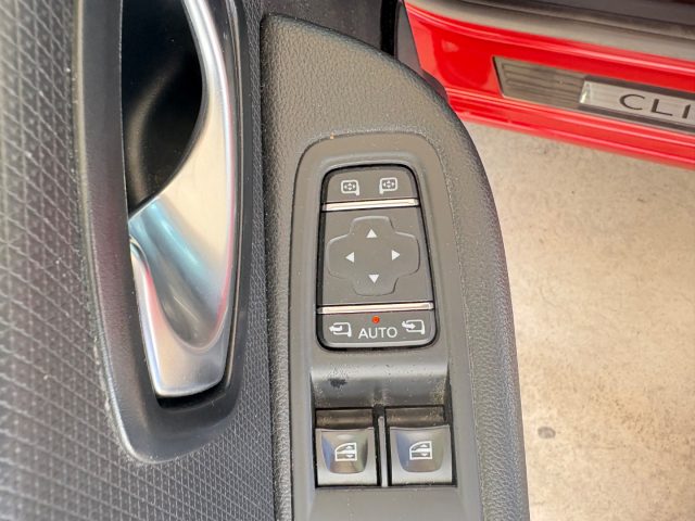 RENAULT Clio usata, con Schermo multifunzione interamente digitale