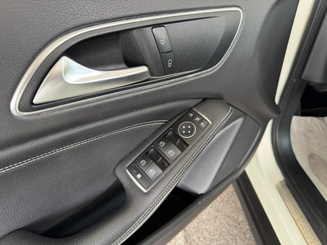 MERCEDES-BENZ GLA 200 usata 36