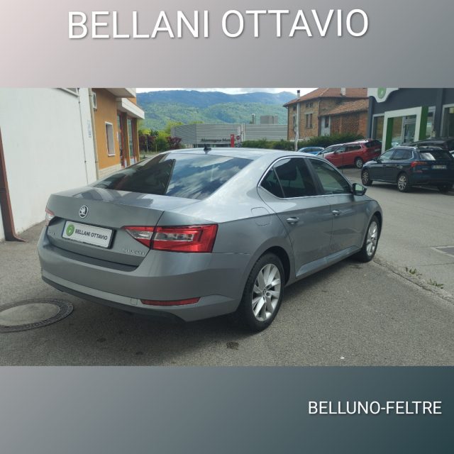 SKODA Superb usata, con Autoradio