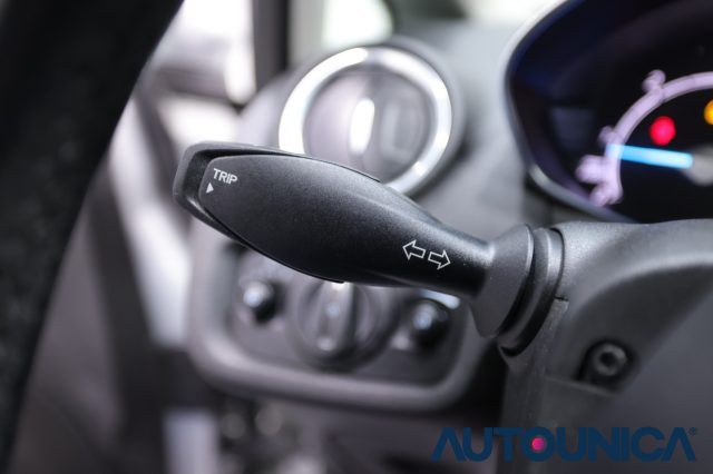 FORD Fiesta usata, con Specchietti laterali elettrici