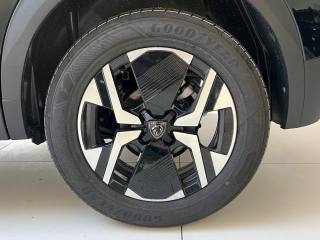 PEUGEOT 2008 usata, con Volante multifunzione